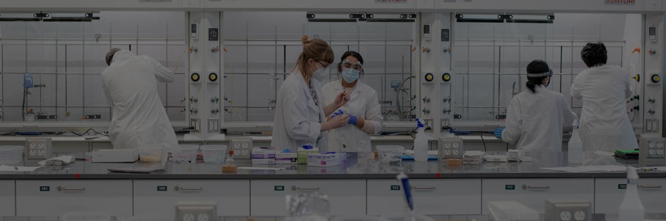 Undergraduate chemistry students in the new Chemistry Building lab