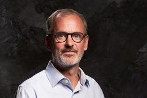 Sam Girton, portrait