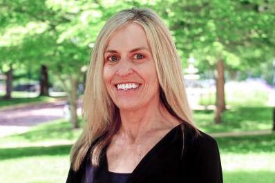 Beth King, portrait