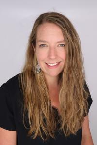 Elizabeth Flick Headshot