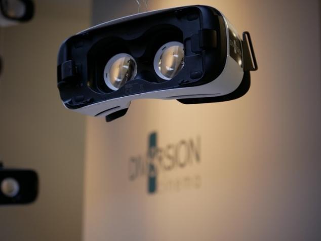 VR