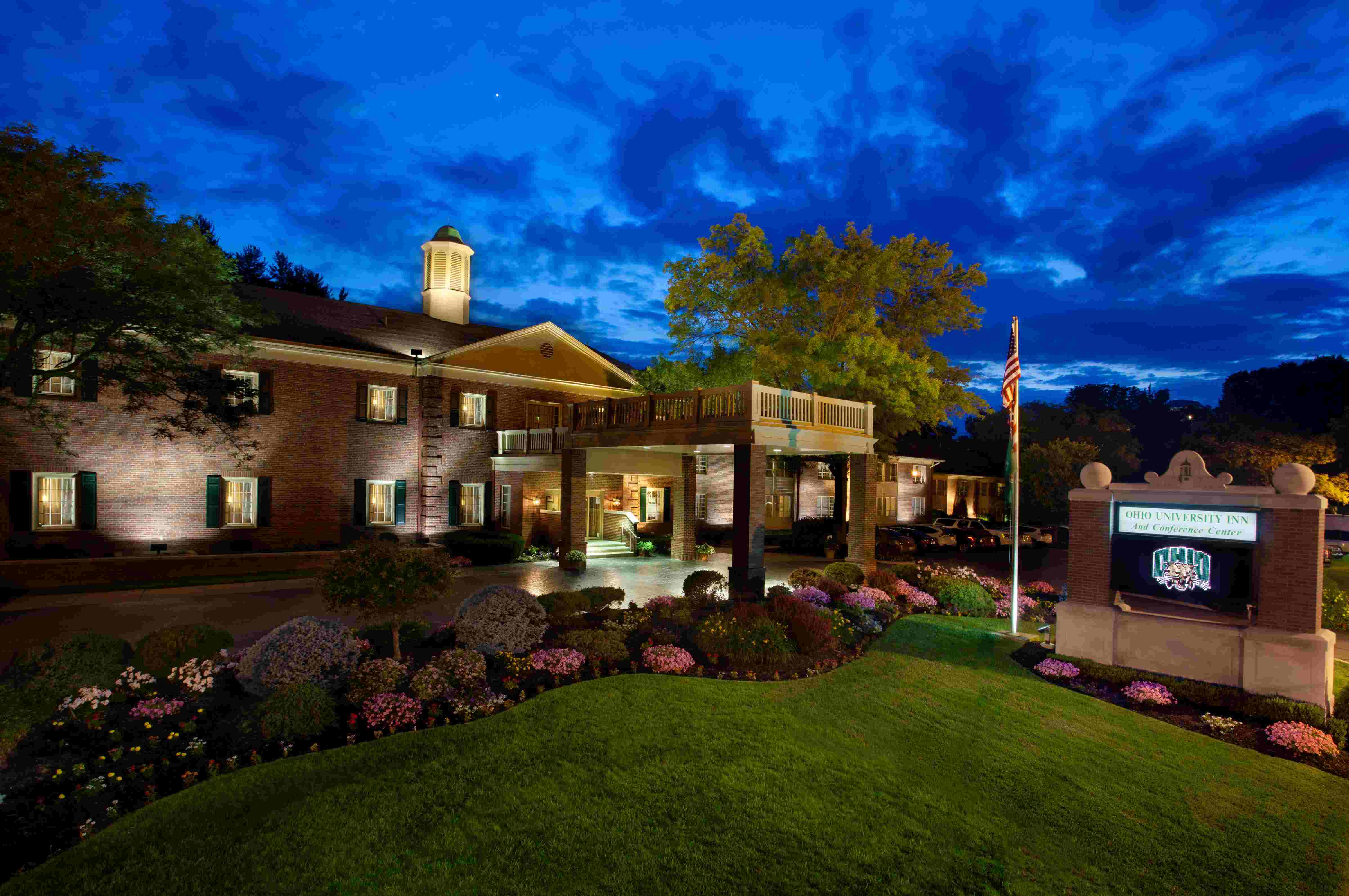 Photo of the Ohio University Inn located on Richland Ave.