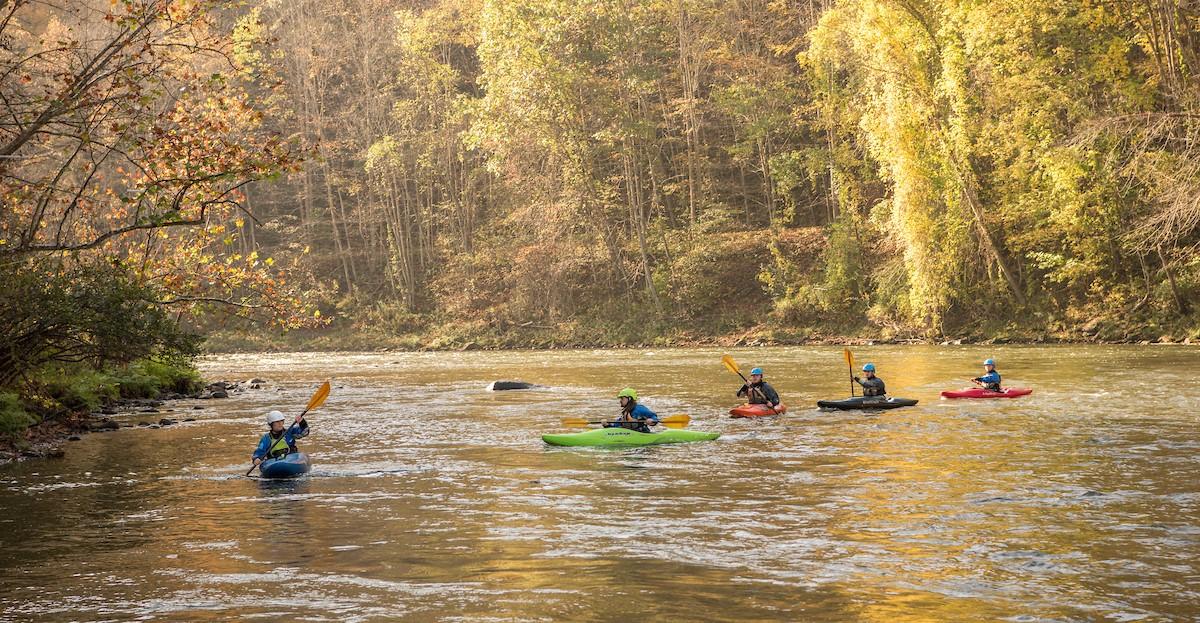 Students kayaking as a part of the Recreation and Sports sciences program