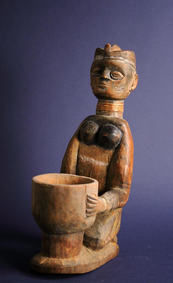 Kneeling Woman with Bowl,  20th c.,  Nigeria,  17 x 6 x 8.375in ( 43.2 x 15.2 x 21.3cm),  68.053.B5.