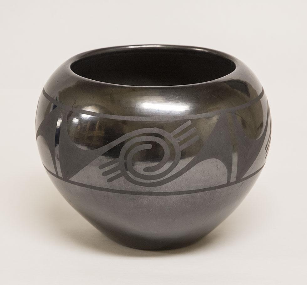 Bowl, c. 1930-43 Rosalie Simbola Aguilar, San Ildefonso Pueblo, NM, earthenware, 3.75 in. x 6.5 in. dia. (9.5cm x 16.5cm dia.), 2009.03.01. Gift of Mrs. Linden Ranels.