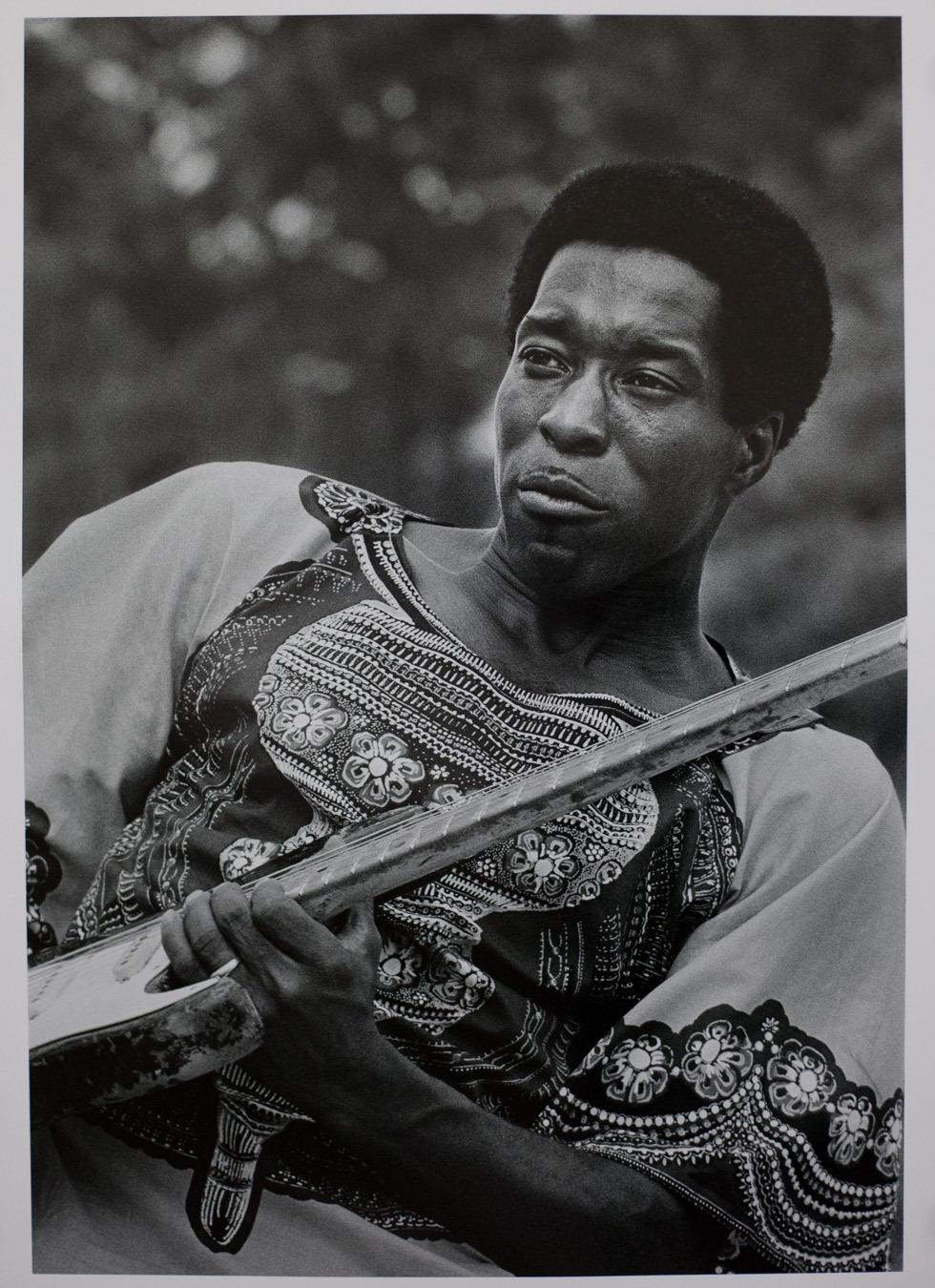 Buddy Guy, 1969-70, Stanley Livingston (1941-2010), ink jet, 22 x 17 in. (55.8 x 43.2cm), 2012.01.03. Gift of the artist.