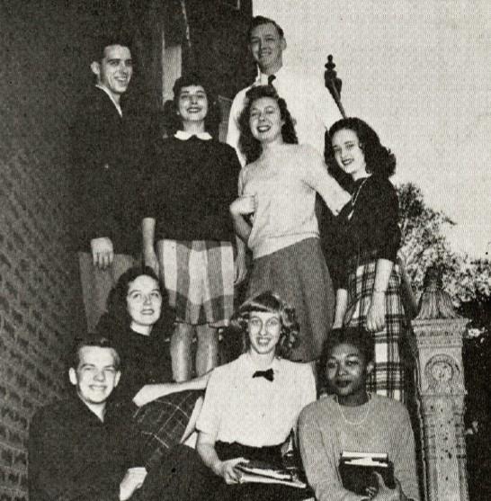 Students on Howard Hall Steps