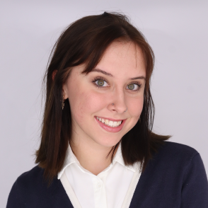Zoe Geiss headshot