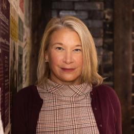 Laurie McKnight headshot